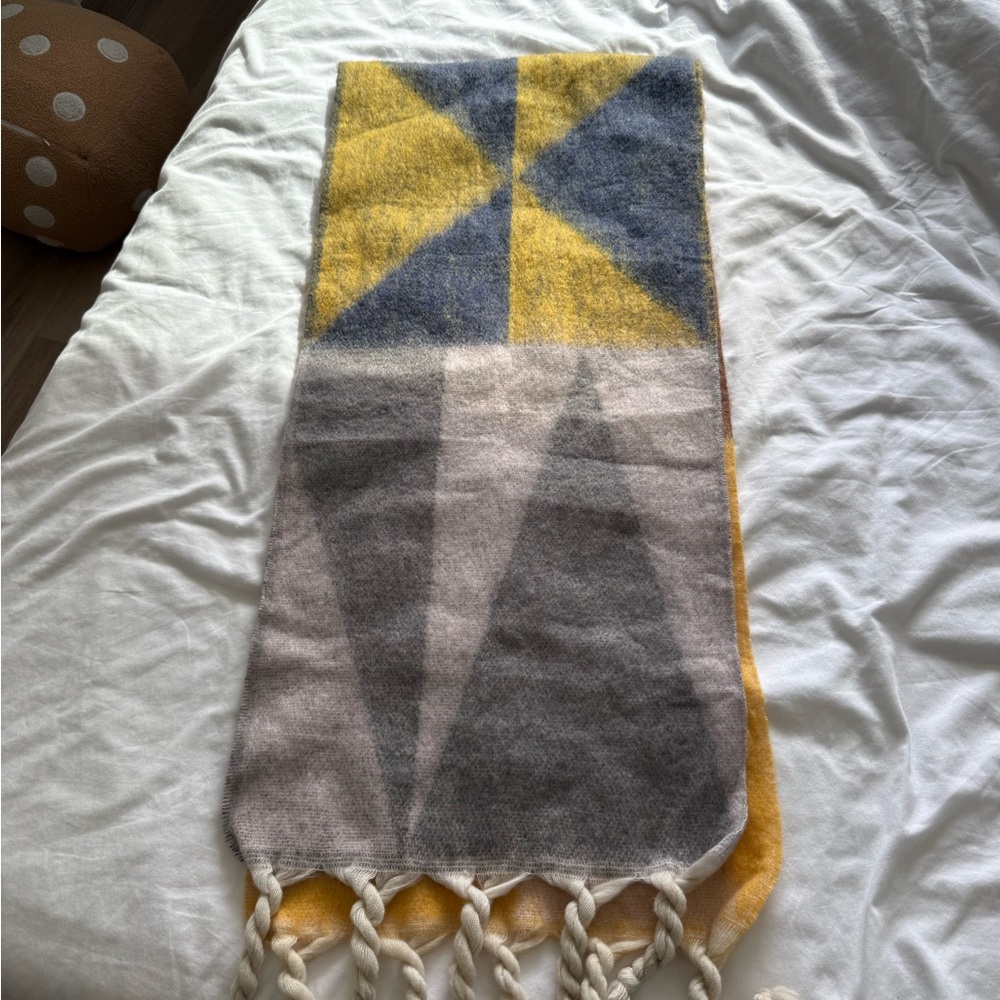 Geometric Patterned Scarf - Picture 2 of 3